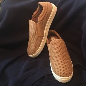 Steve Madden slip ons